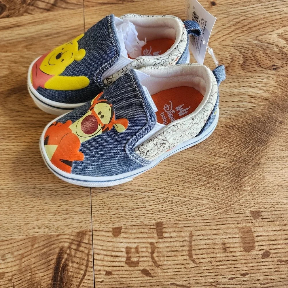 NEW Disney Baby Winnie the Pooh‎ & Tigger Slip-On Canvas Sneakers Toddler Size 4